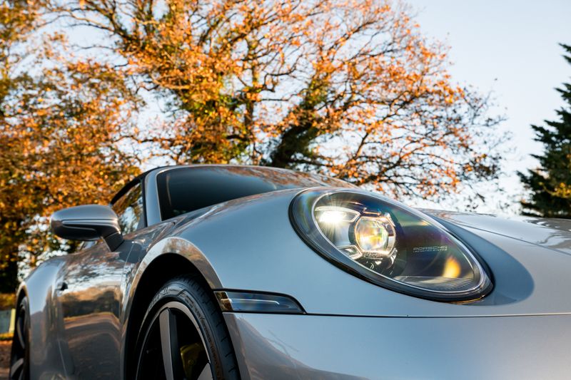 Porsche 911 (992) 4 Targa PDK 4WD