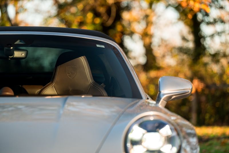 Porsche 911 (992) 4 Targa PDK 4WD