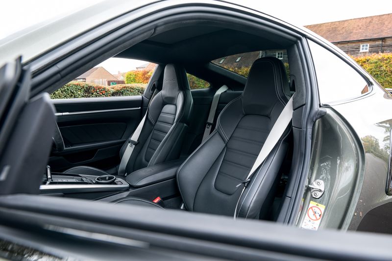 Porsche 911 (992) Turbo S Coupe PDK 4WD