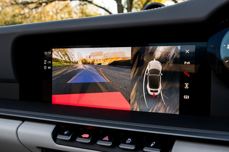 Porsche 911 (992) Carrera 4 PDK