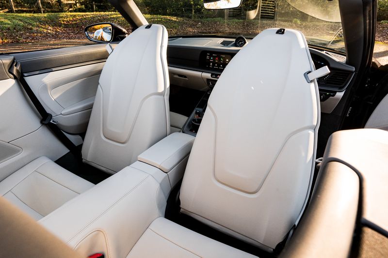 Porsche 911 (992) Carrera 4 PDK