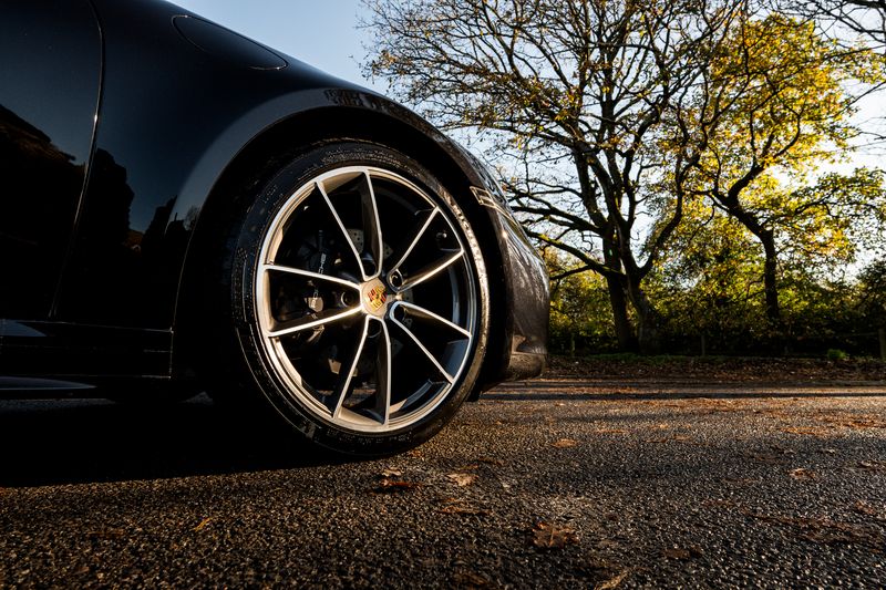 Porsche 911 (992) Carrera 4 PDK