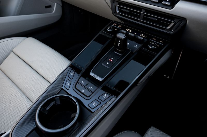 Porsche 911 (992) Carrera 4 PDK