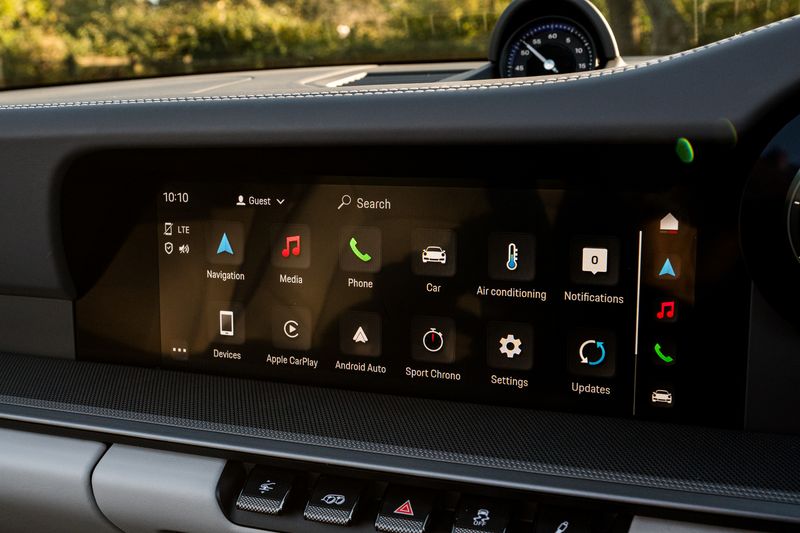 Porsche 911 (992) Carrera 4 PDK