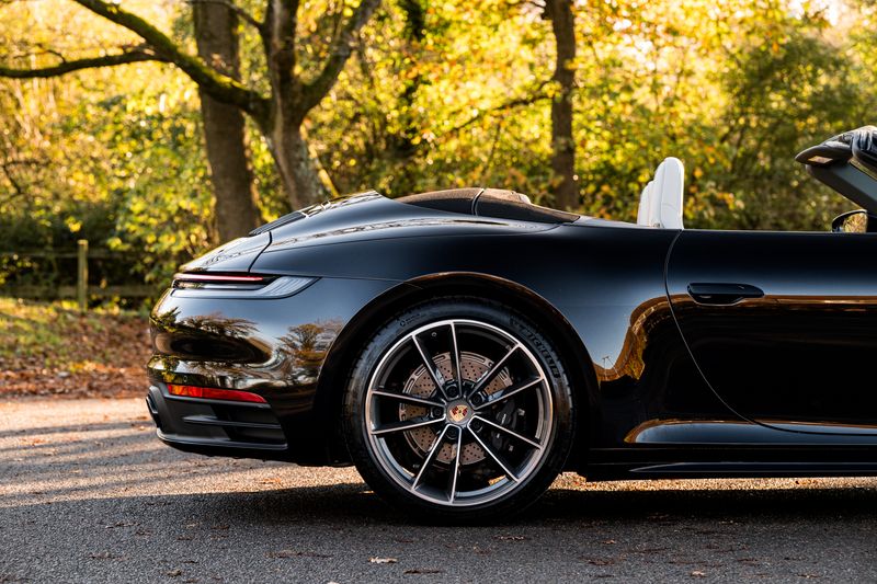 Porsche 911 (992) Carrera 4 PDK