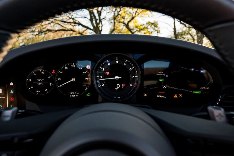 Porsche 911 (992) Carrera 4 PDK