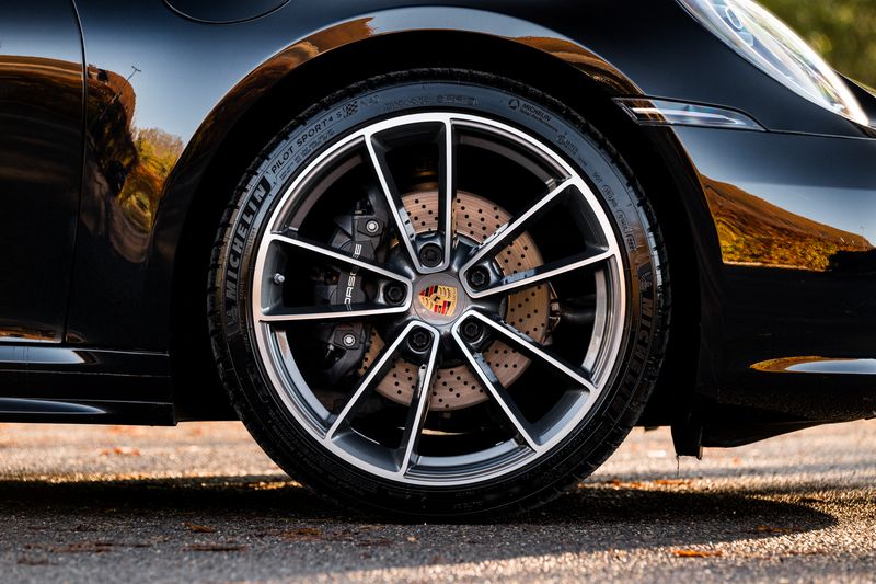 Porsche 911 (992) Carrera 4 PDK