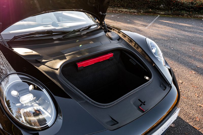 Porsche 911 (992) Carrera 4 PDK