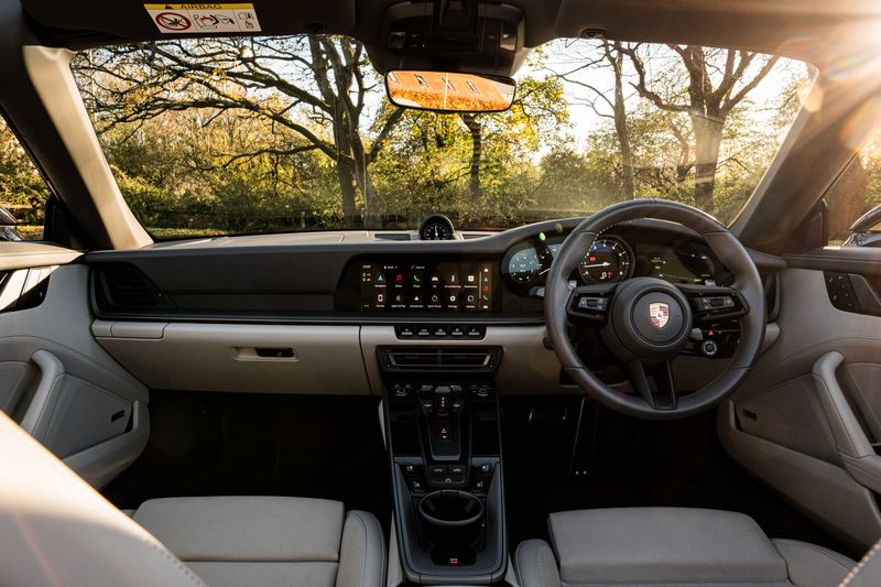 Porsche 911 (992) Carrera 4 PDK