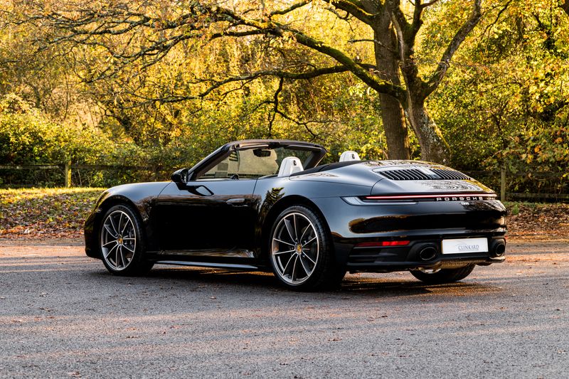 Porsche 911 (992) Carrera 4 PDK