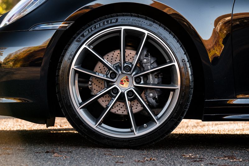 Porsche 911 (992) Carrera 4 PDK