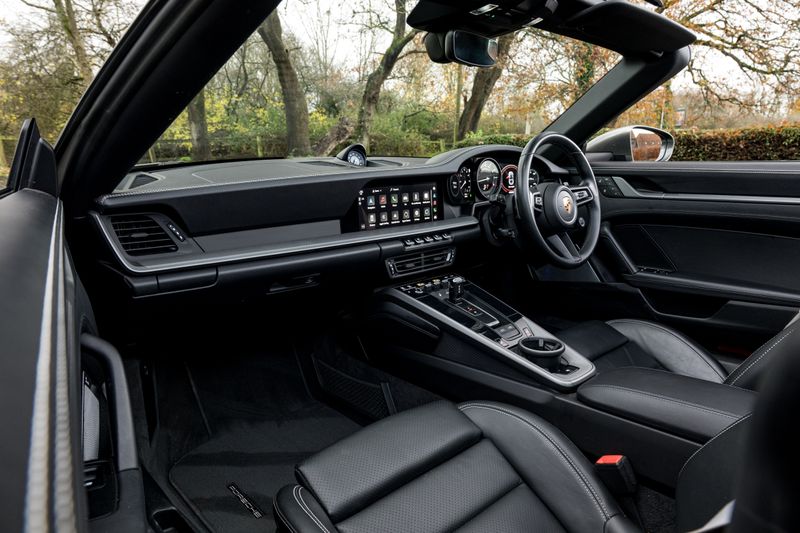 Porsche  911(992) Targa 4 PDK