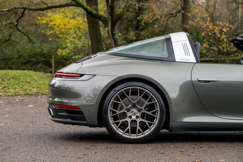 Porsche  911(992) Targa 4 PDK