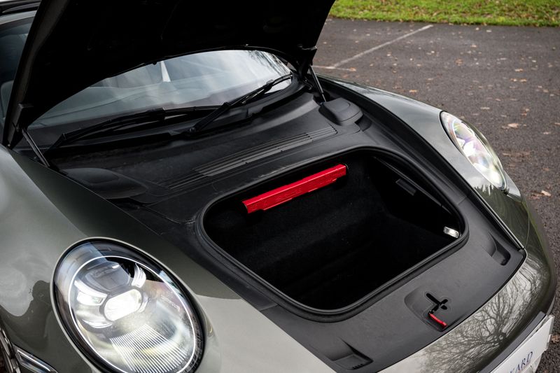 Porsche  911(992) Targa 4 PDK