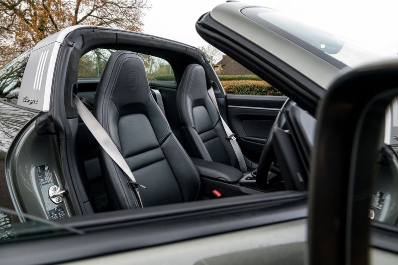 Porsche  911(992) Targa 4 PDK