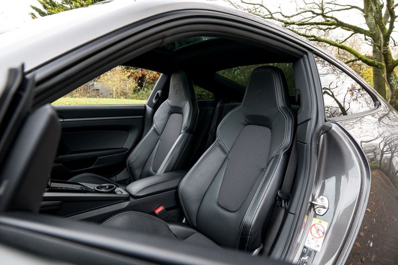 Porsche 911 (992) Carrera S Coupe PDK