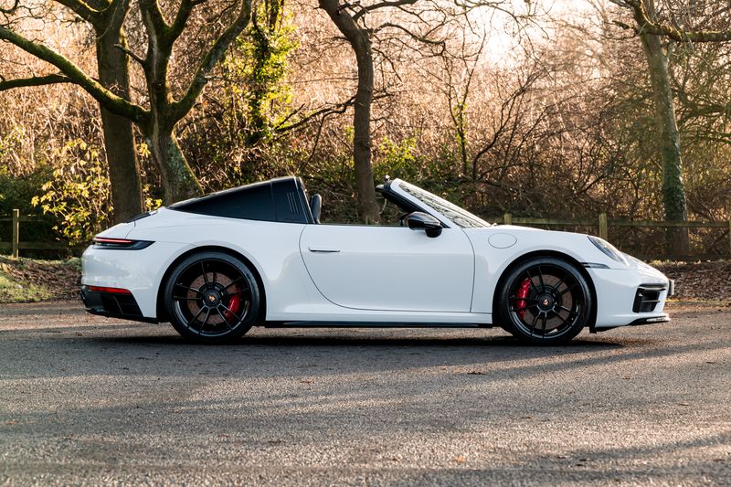 Porsche 911 (992)  Targa 4 GTS PDK