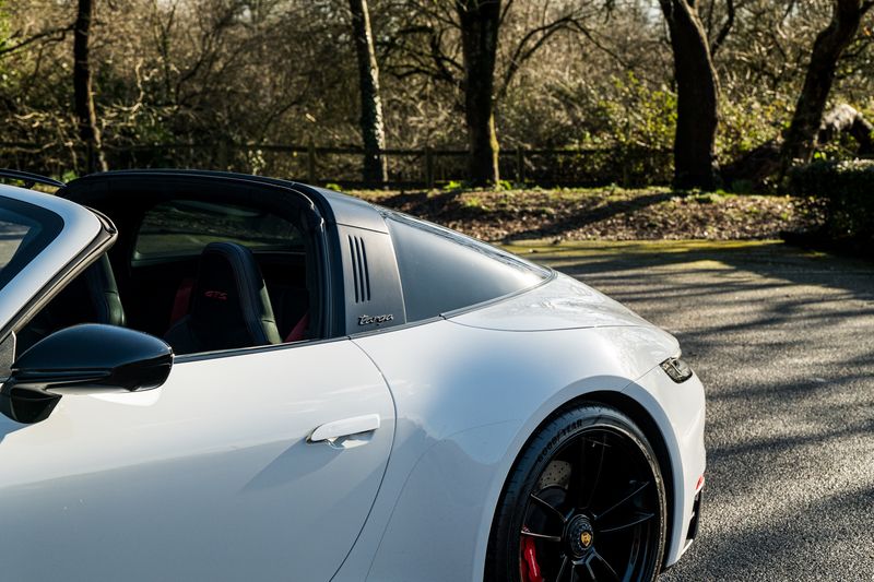 Porsche 911 (992)  Targa 4 GTS PDK