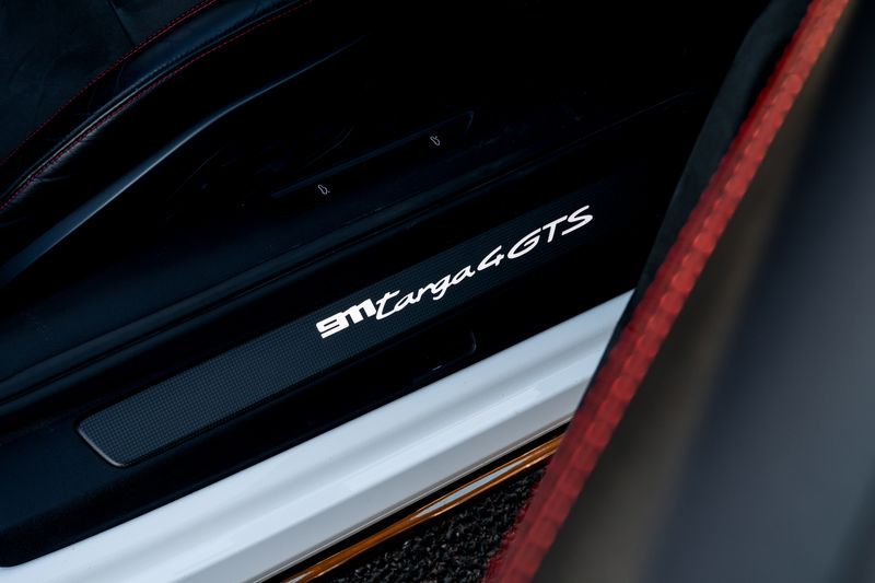 Porsche 911 (992)  Targa 4 GTS PDK