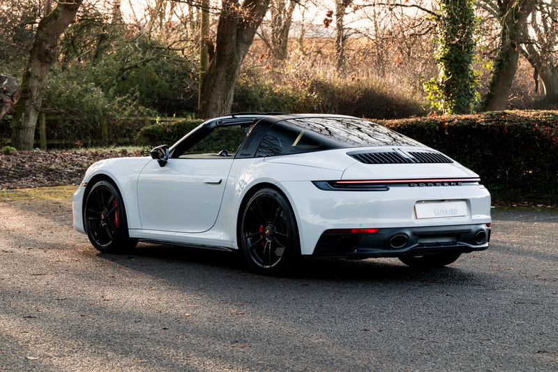Porsche 911 (992)  Targa 4 GTS PDK