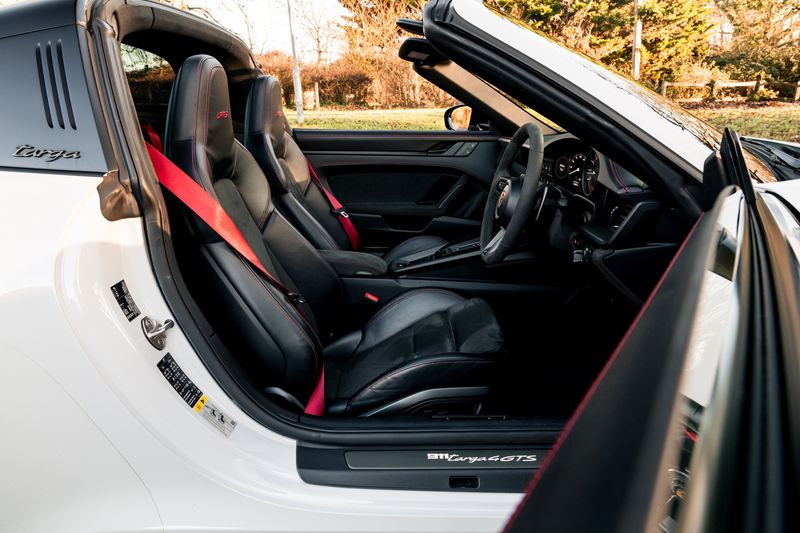 Porsche 911 (992)  Targa 4 GTS PDK