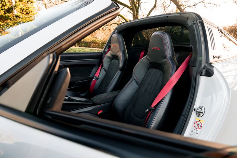 Porsche 911 (992)  Targa 4 GTS PDK