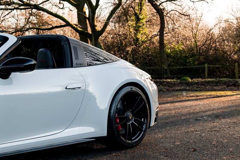 Porsche 911 (992)  Targa 4 GTS PDK