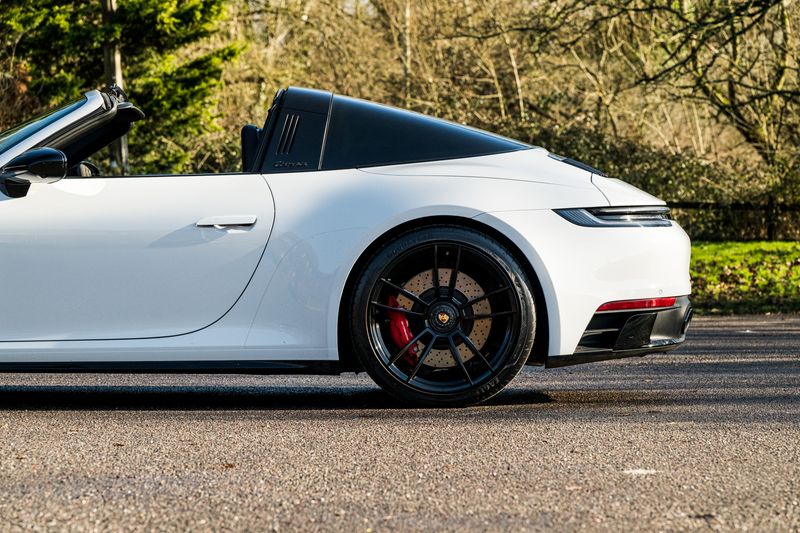 Porsche 911 (992)  Targa 4 GTS PDK