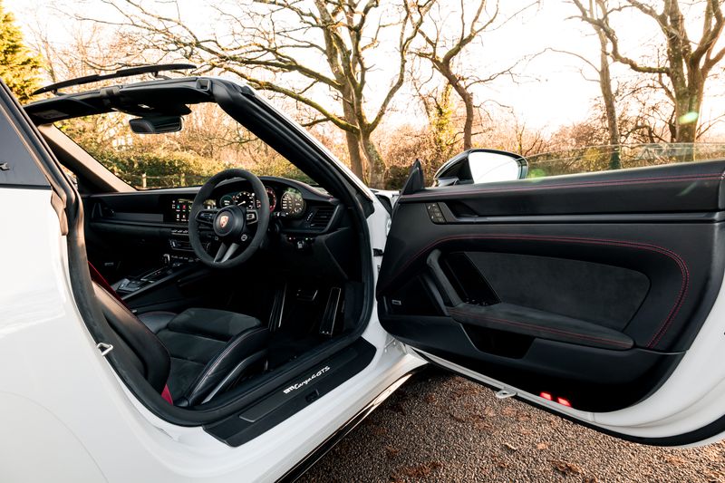 Porsche 911 (992)  Targa 4 GTS PDK