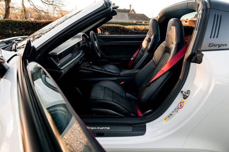 Porsche 911 (992)  Targa 4 GTS PDK