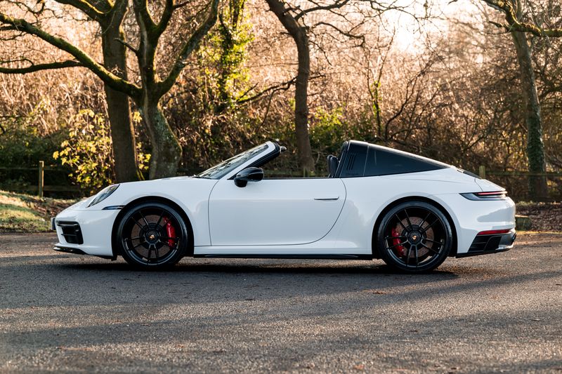 Porsche 911 (992)  Targa 4 GTS PDK