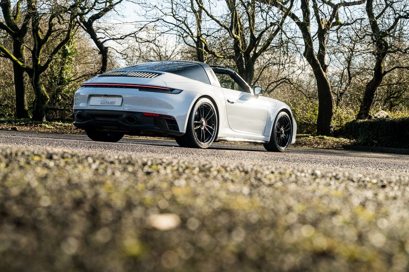 Porsche 911 (992)  Targa 4 GTS PDK