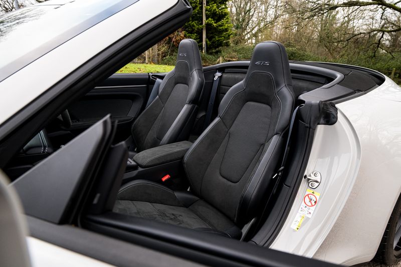 Porsche  911 (992.2) 3.6 T Hybrid GTS PDK