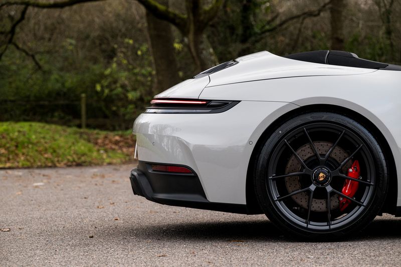 Porsche  911 (992.2) 3.6 T Hybrid GTS PDK