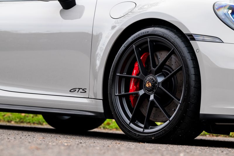 Porsche  911 (992.2) 3.6 T Hybrid GTS PDK