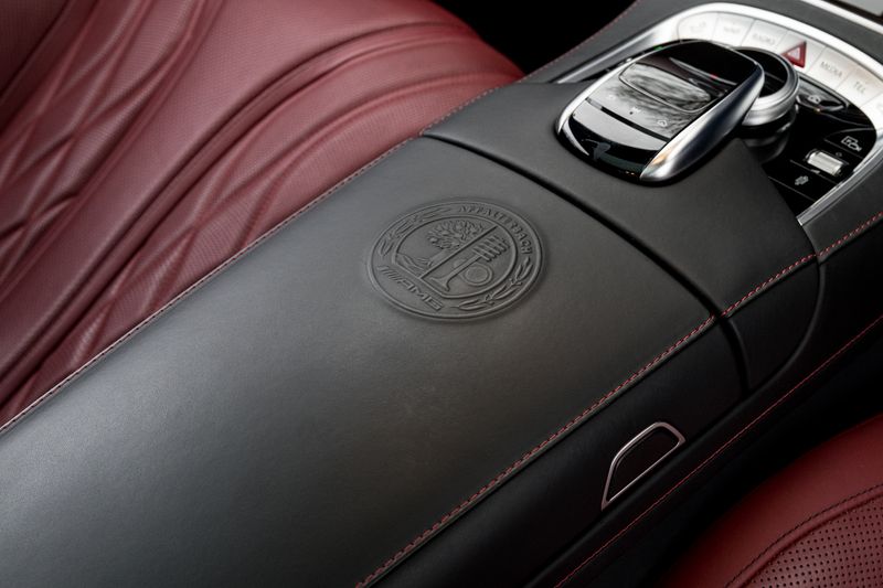 Mercedes-Benz S Class 6.0 S65 V12 AMG Coupe (Facelift)