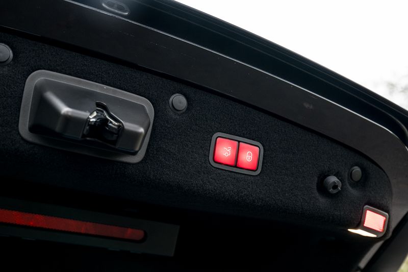 Mercedes-Benz S Class 6.0 S65 V12 AMG Coupe (Facelift)