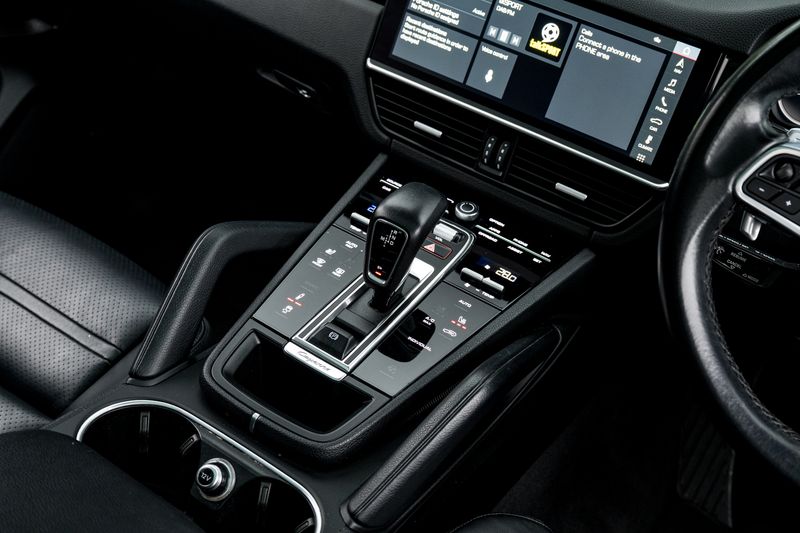 Porsche Cayenne 3.0 V6 E-Hybrid 14.1kWh Tiptronic S 4WD Euro 6 (s/s) 5dr (3.6kW Charger)
