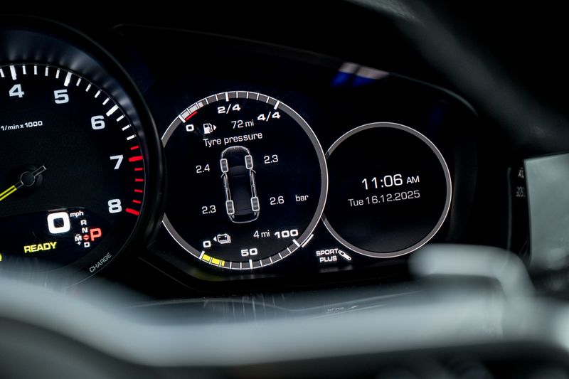 Porsche Cayenne 3.0 V6 E-Hybrid 14.1kWh Tiptronic S 4WD Euro 6 (s/s) 5dr (3.6kW Charger)