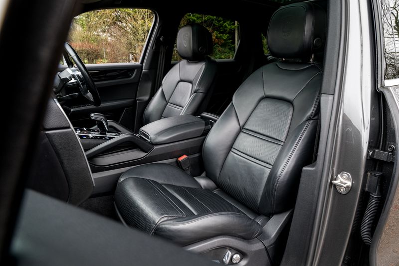 Porsche Cayenne 3.0 V6 E-Hybrid 14.1kWh Tiptronic S 4WD Euro 6 (s/s) 5dr (3.6kW Charger)