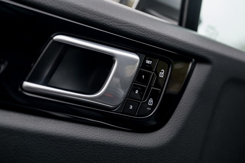 Porsche Cayenne 3.0 V6 E-Hybrid 14.1kWh Tiptronic S 4WD Euro 6 (s/s) 5dr (3.6kW Charger)