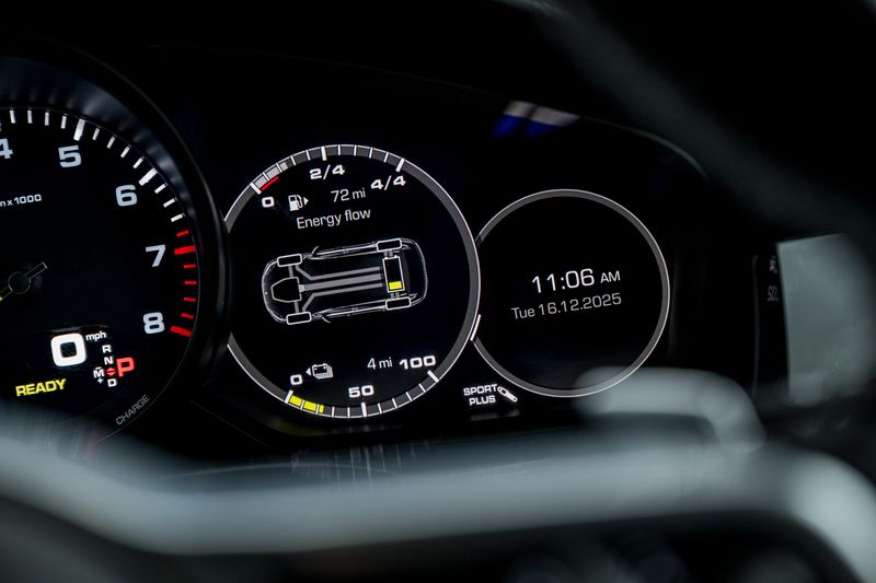 Porsche Cayenne 3.0 V6 E-Hybrid 14.1kWh Tiptronic S 4WD Euro 6 (s/s) 5dr (3.6kW Charger)