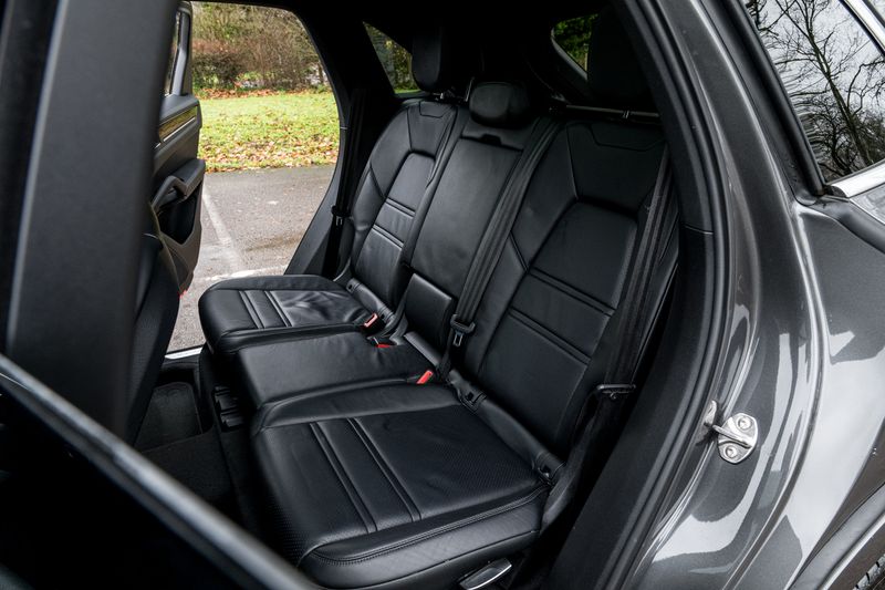 Porsche Cayenne 3.0 V6 E-Hybrid 14.1kWh Tiptronic S 4WD Euro 6 (s/s) 5dr (3.6kW Charger)