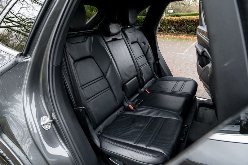 Porsche Cayenne 3.0 V6 E-Hybrid 14.1kWh Tiptronic S 4WD Euro 6 (s/s) 5dr (3.6kW Charger)