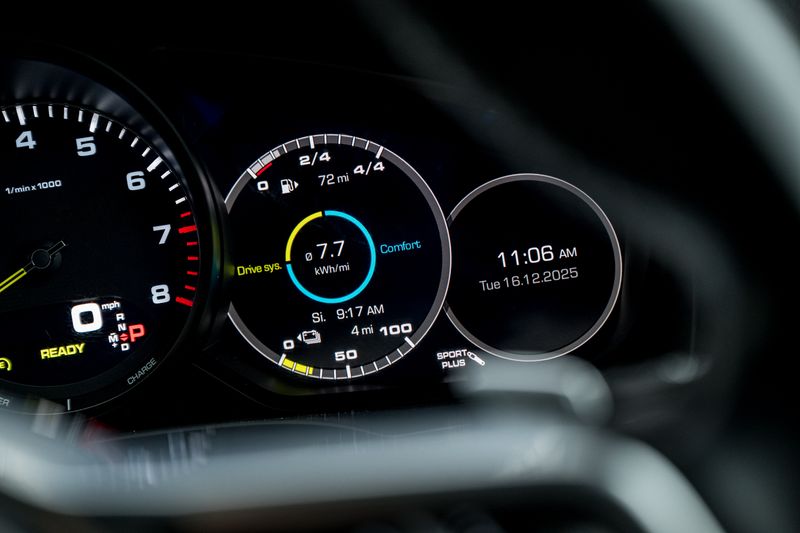 Porsche Cayenne 3.0 V6 E-Hybrid 14.1kWh Tiptronic S 4WD Euro 6 (s/s) 5dr (3.6kW Charger)