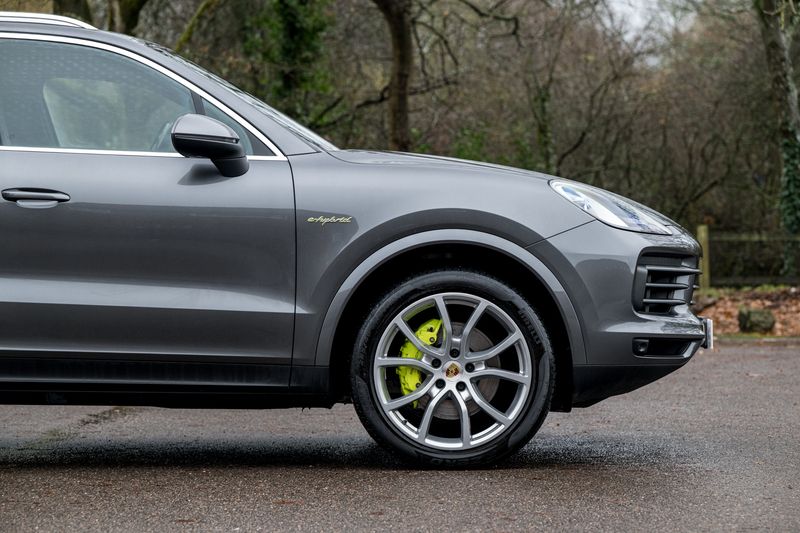 Porsche Cayenne 3.0 V6 E-Hybrid 14.1kWh Tiptronic S 4WD Euro 6 (s/s) 5dr (3.6kW Charger)