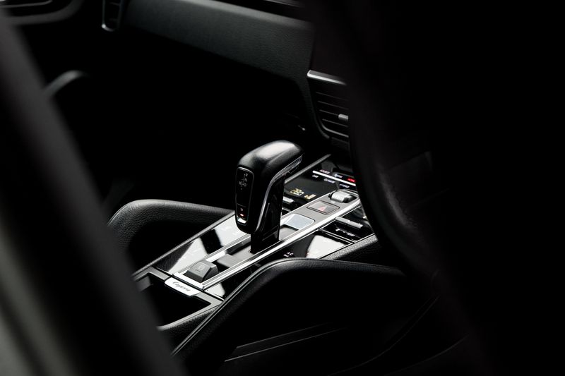 Porsche Cayenne 3.0 V6 E-Hybrid 14.1kWh Tiptronic S 4WD Euro 6 (s/s) 5dr (3.6kW Charger)