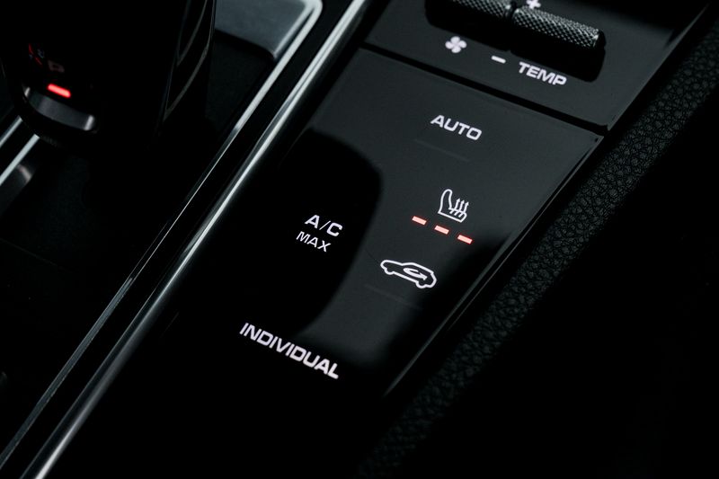 Porsche Cayenne 3.0 V6 E-Hybrid 14.1kWh Tiptronic S 4WD Euro 6 (s/s) 5dr (3.6kW Charger)