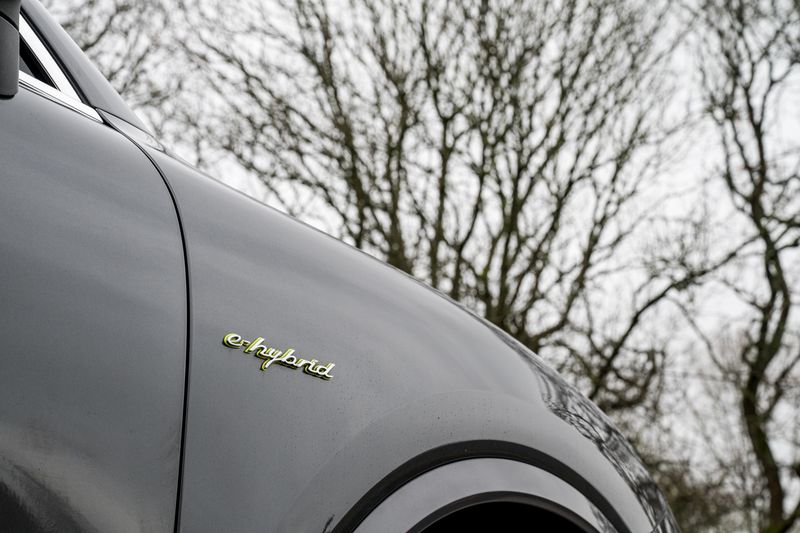 Porsche Cayenne 3.0 V6 E-Hybrid 14.1kWh Tiptronic S 4WD Euro 6 (s/s) 5dr (3.6kW Charger)