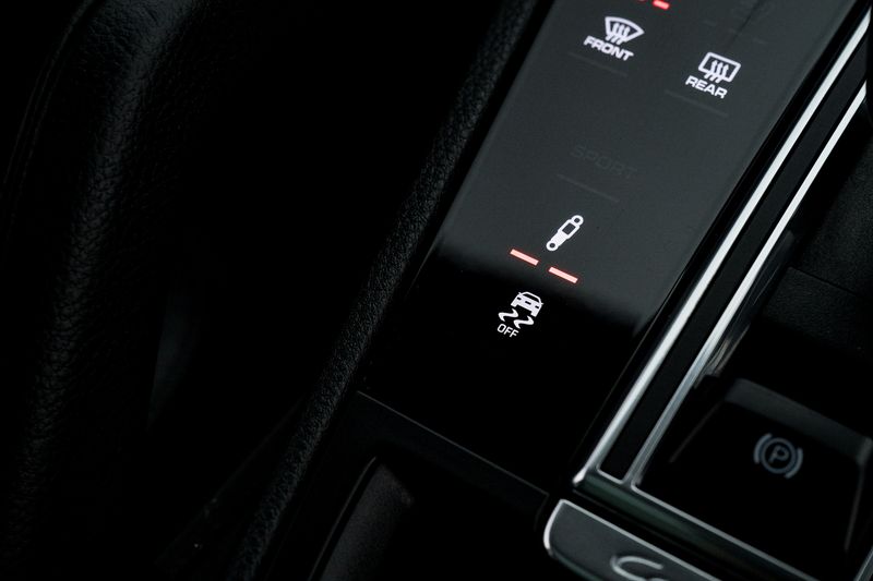 Porsche Cayenne 3.0 V6 E-Hybrid 14.1kWh Tiptronic S 4WD Euro 6 (s/s) 5dr (3.6kW Charger)